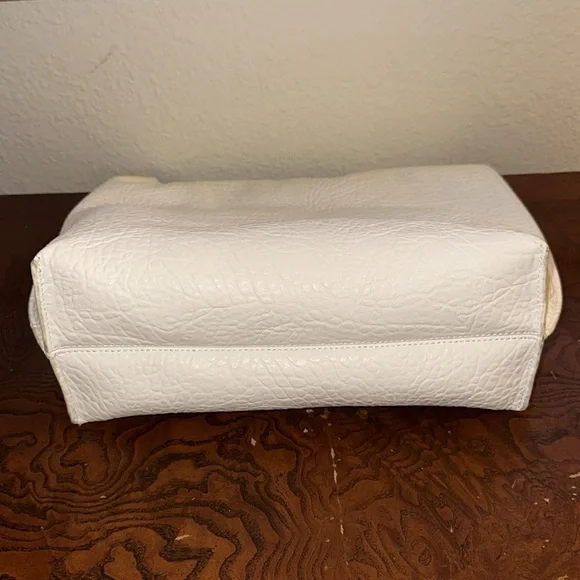 NWT BCBGeneration 24 Hour Tote Bag - Picture 4 of 11